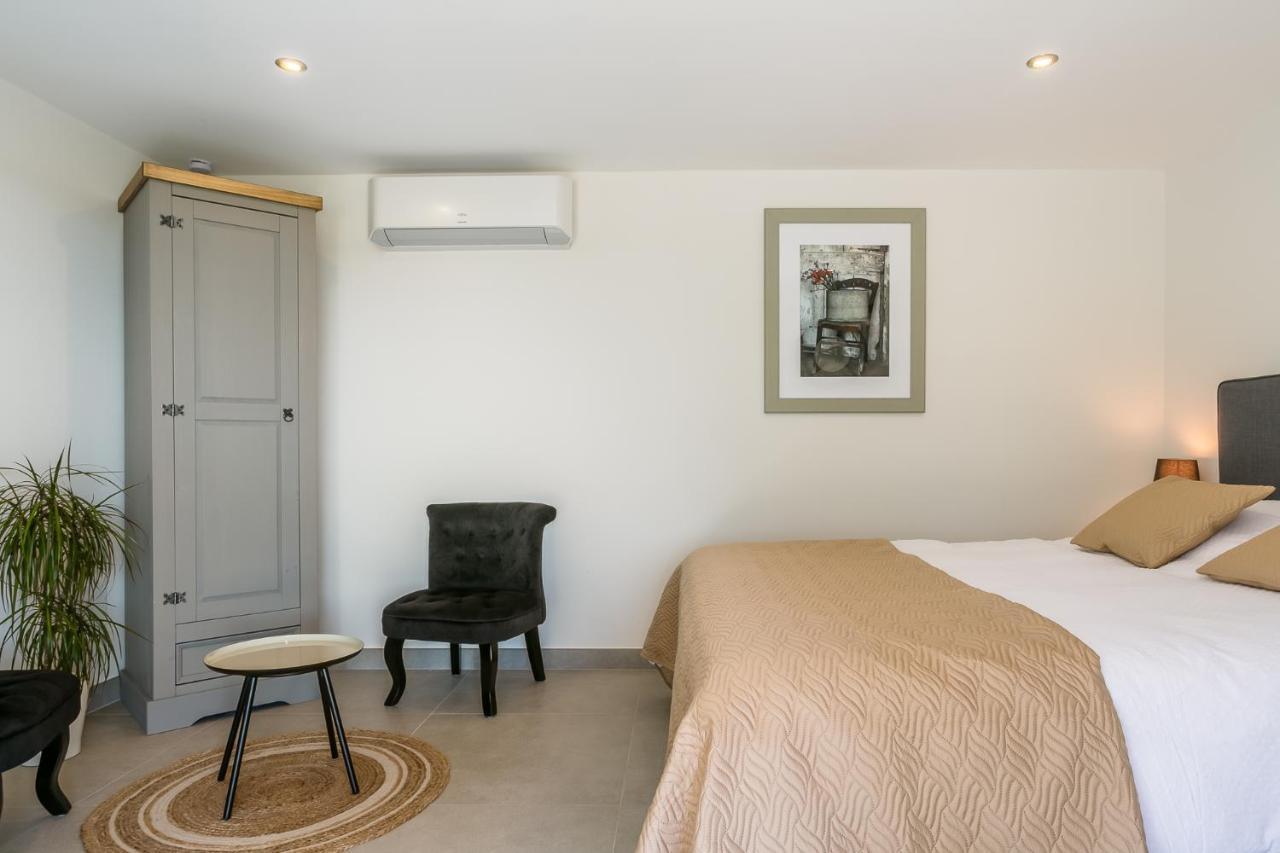 Villa Domitia Chambre D'Hotes Luberon Бонньё Экстерьер фото